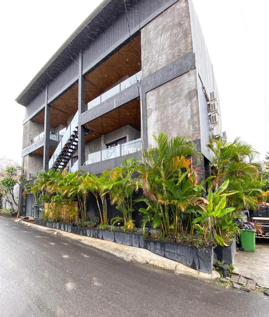 Escotel Krisnantara Canggu  Luaran gambar
